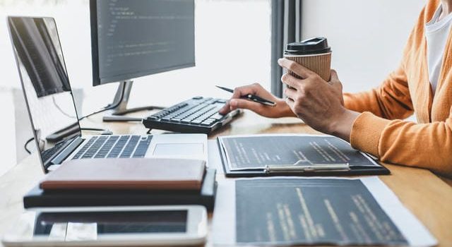 さいたま市大宮区で仮想通貨好きが集まるeラーニング研究所のアプリをプレイする